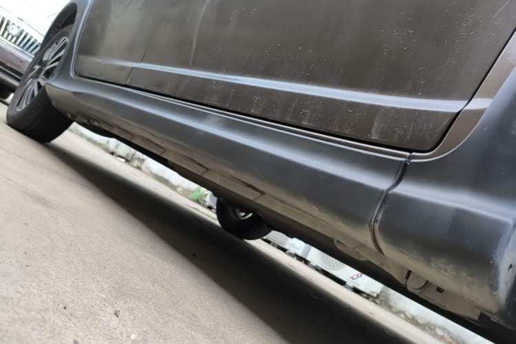 Used Suzuki Swift 2013 1.5L Manual 20th Anniversary Limited Edition Right Side Sill