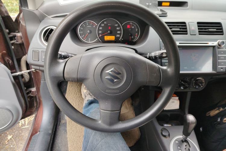 Used Suzuki Swift 2013 1.5L Automatic Standard Edition Steering Wheel