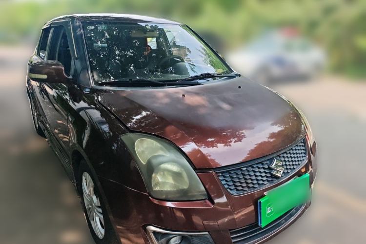 Used Suzuki Swift 2013 1.5L Automatic Standard Edition Front Right 45 Deg