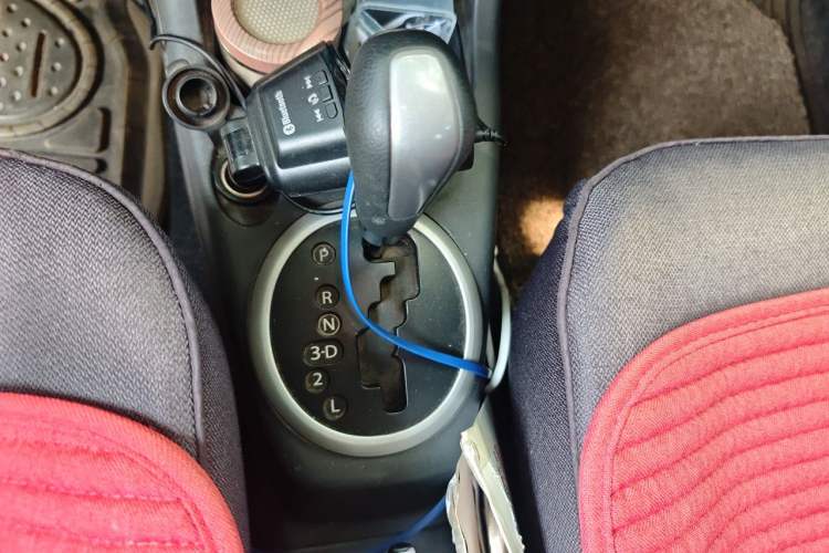 Used Suzuki Swift 2013 1.5L Automatic Standard Edition Gear Lever