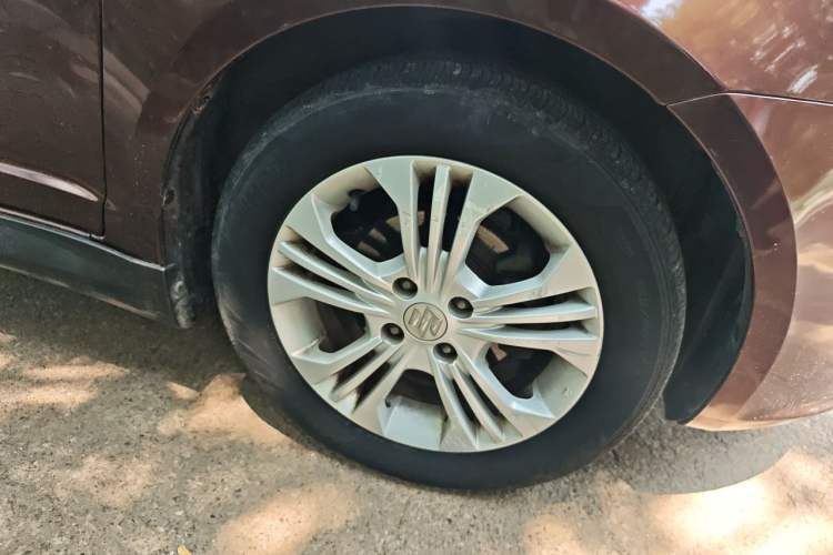 Used Suzuki Swift 2013 1.5L Automatic Standard Edition Right Front Wheel Hub