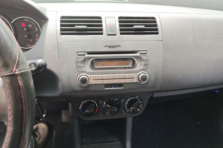 Used Suzuki Swift 2013 1.5L Manual Standard Edition Audio And AC Panel
