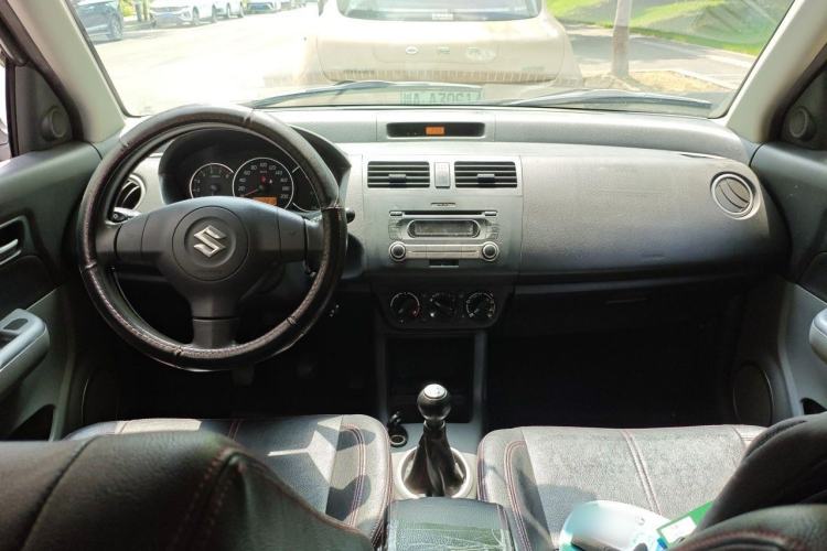 Used Suzuki Swift 2013 1.5L Manual Standard Edition Center Console