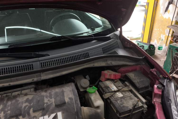 Used Suzuki Swift 2013 1.5L Automatic 20th Anniversary Limited Edition Engine Bay Left