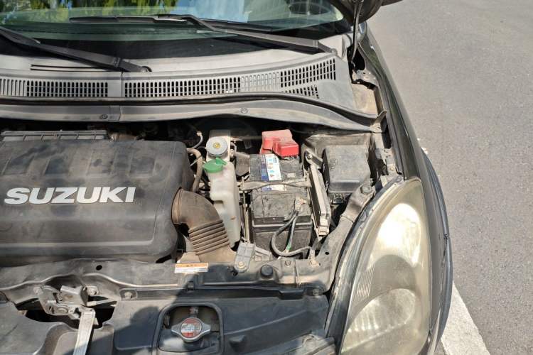 Used Suzuki Swift 2013 1.5L Manual Standard Edition Engine Bay Left