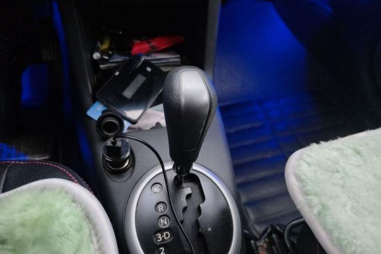 Used Suzuki Swift 2013 1.5L Automatic 20th Anniversary Limited Edition Gear Lever