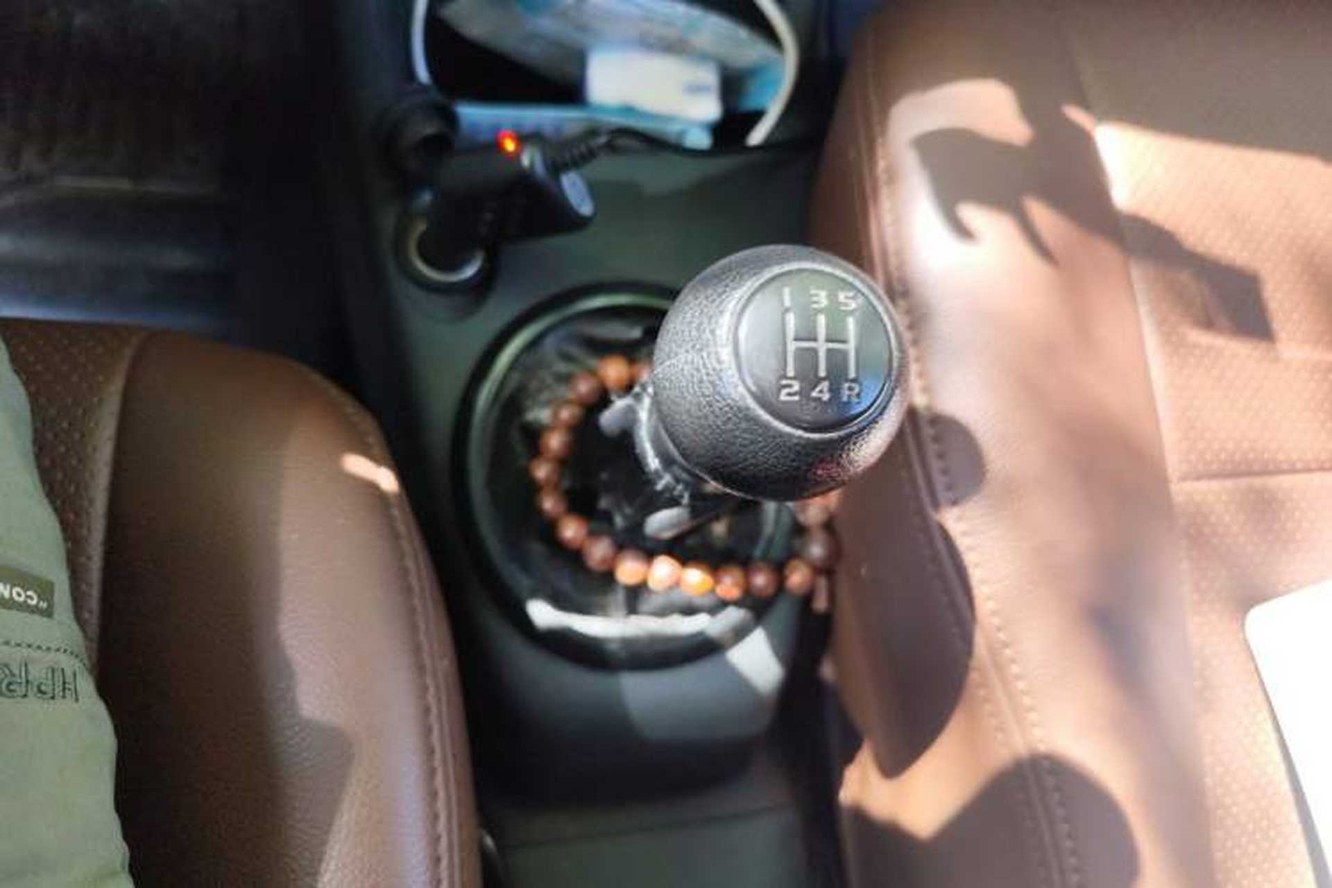 Used Suzuki Swift 2013 1.5L Manual Standard Edition Gear Lever
