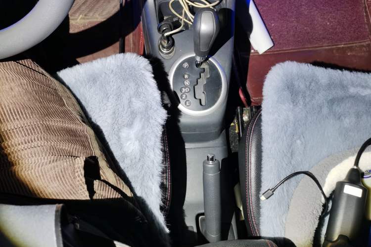 Used Suzuki Swift 2013 1.5L Automatic 20th Anniversary Limited Edition Gear Lever