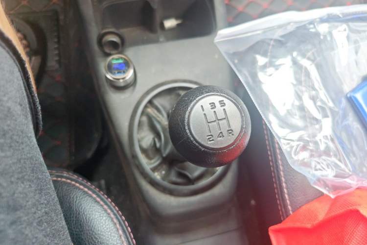 Used Suzuki Swift 2013 1.5L Manual 20th Anniversary Limited Edition Gear Lever