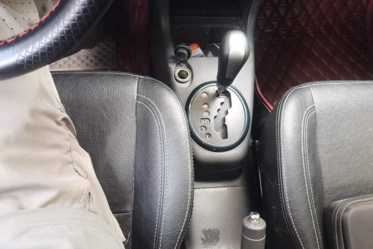 Used Suzuki Swift 2013 1.5L Automatic Standard Edition Gear Lever