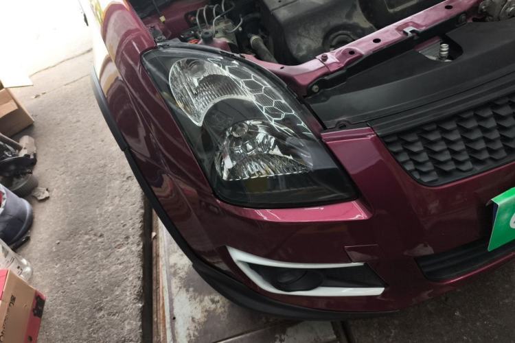 Used Suzuki Swift 2013 1.5L Automatic 20th Anniversary Limited Edition Right Front Headlight