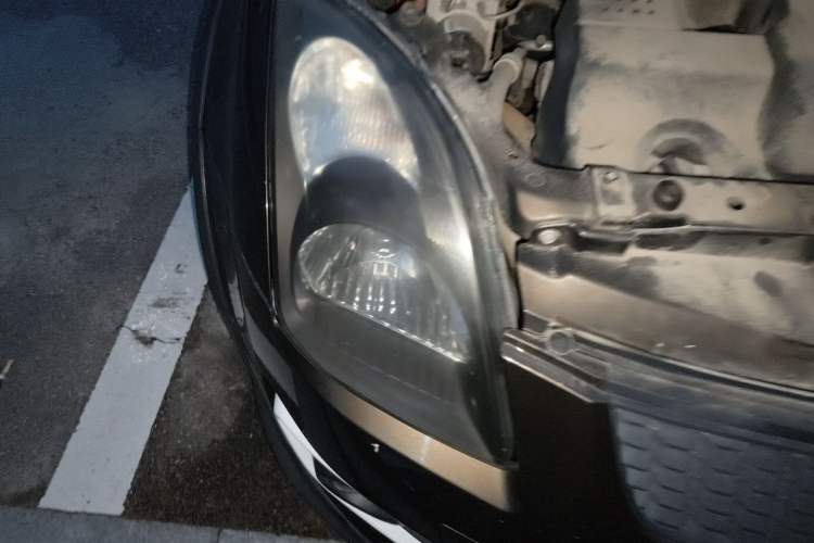 Used Suzuki Swift 2013 1.5L Automatic 20th Anniversary Limited Edition Right Front Headlight
