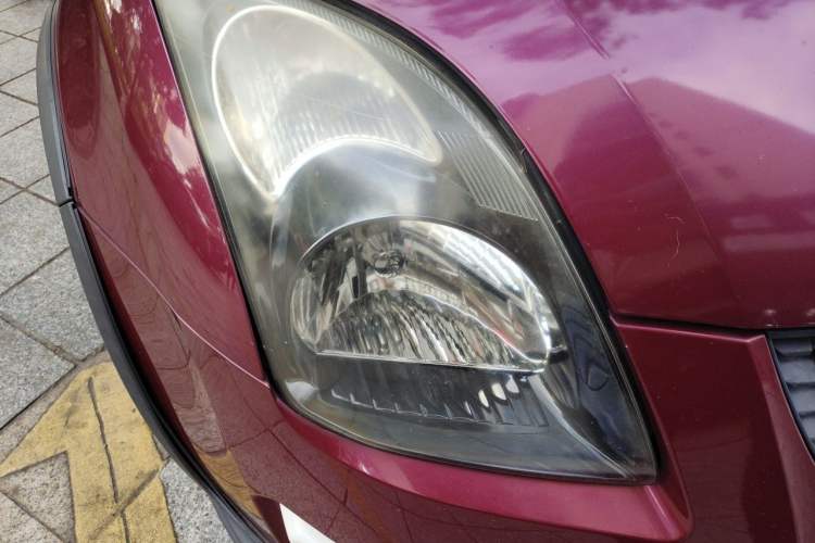 Used Suzuki Swift 2013 1.5L Automatic 20th Anniversary Limited Edition Right Front Headlight