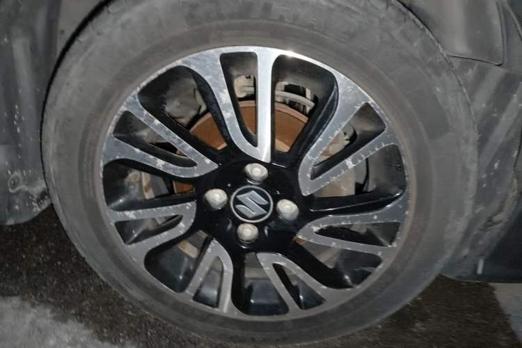Used Suzuki Swift 2013 1.5L Automatic 20th Anniversary Limited Edition Right Front Wheel Hub