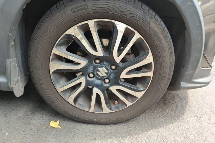 Used Suzuki Swift 2013 1.5L Manual Standard Edition Right Front Wheel Hub