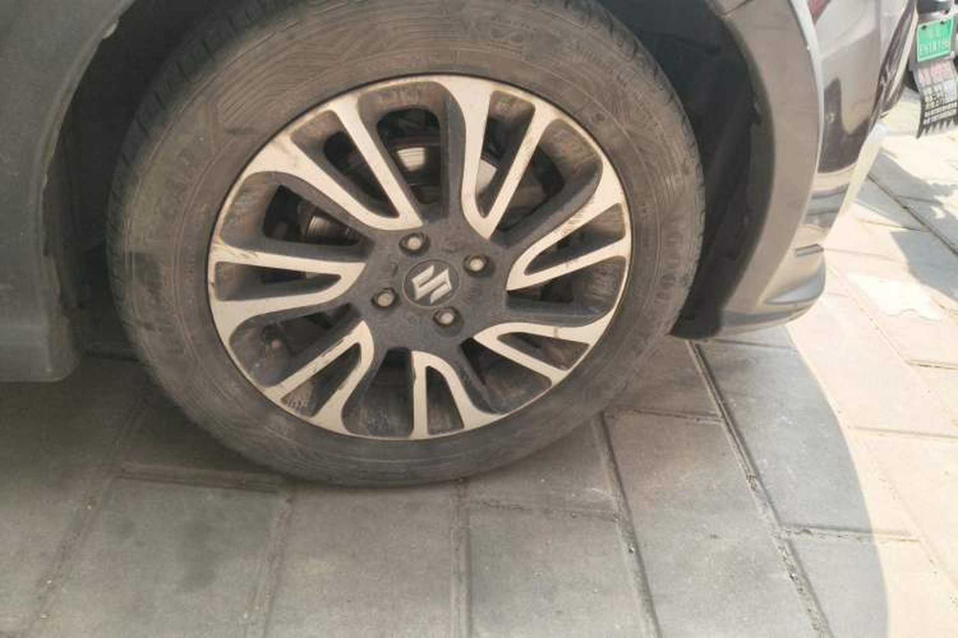 Used Suzuki Swift 2013 1.5L Manual 20th Anniversary Limited Edition Right Front Wheel Hub