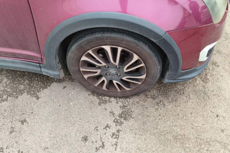 Used Suzuki Swift 2013 1.5L Manual 20th Anniversary Limited Edition Right Front Wheel Hub