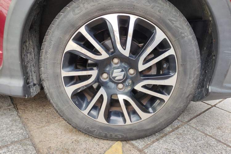 Used Suzuki Swift 2013 1.5L Automatic 20th Anniversary Limited Edition Right Front Wheel Hub