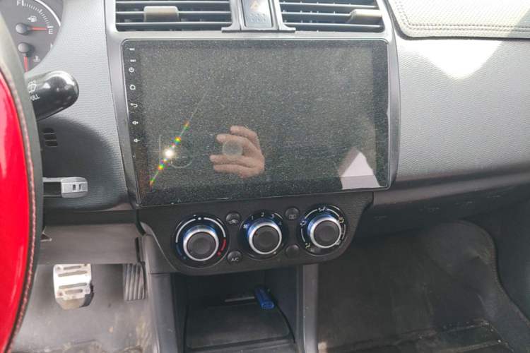 Used Suzuki Swift 2013 1.3L Manual Value Edition Audio And AC Panel