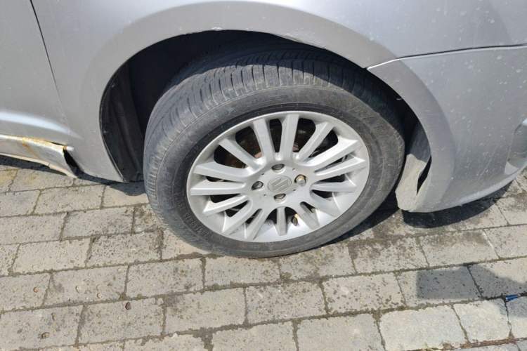 Used Suzuki Swift 2013 1.3L Manual Value Edition Right Front Wheel Hub