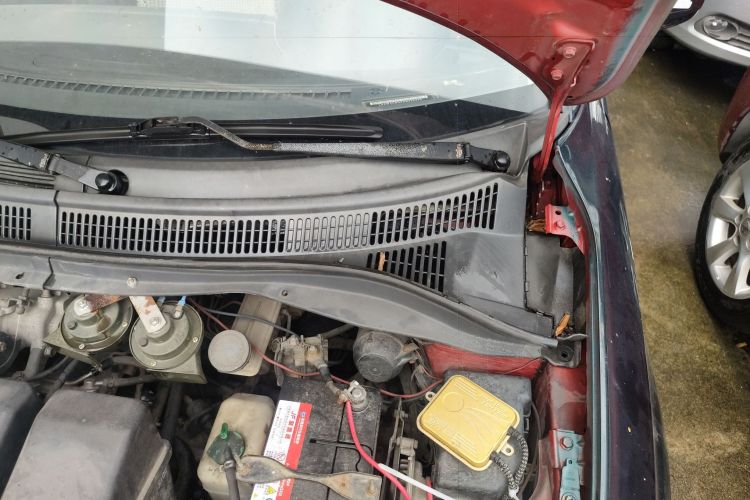 Used Suzuki Swift 2013 1.3L Manual Value Edition Engine Bay Left