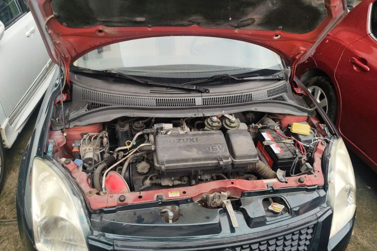 Used Suzuki Swift 2013 1.3L Manual Value Edition Engine Bay