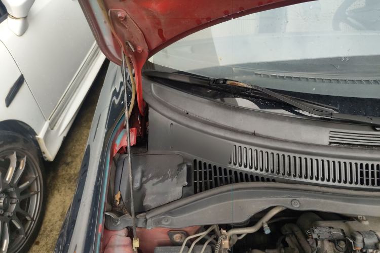 Used Suzuki Swift 2013 1.3L Manual Value Edition Engine Bay Right