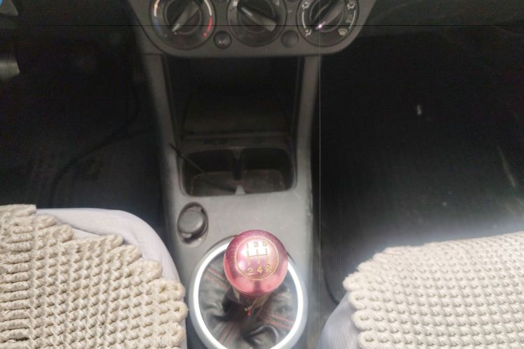 Used Suzuki Swift 2013 1.3L Manual Value Edition Gear Lever