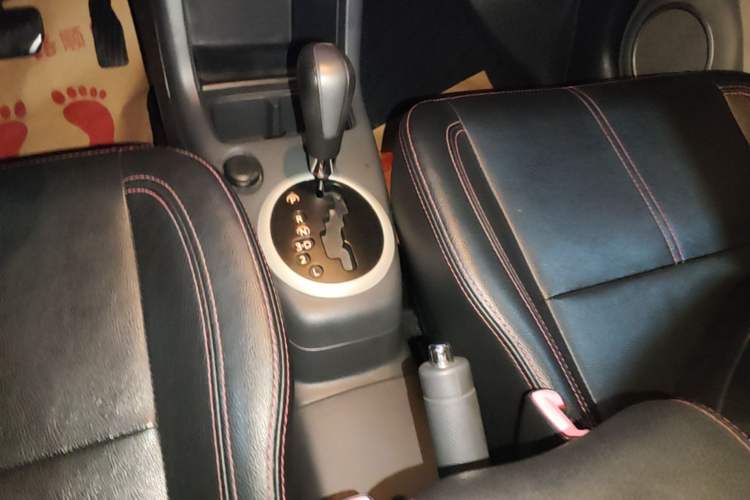 Used Suzuki Swift 2013 1.5L Automatic 20th Anniversary Limited Edition Gear Lever