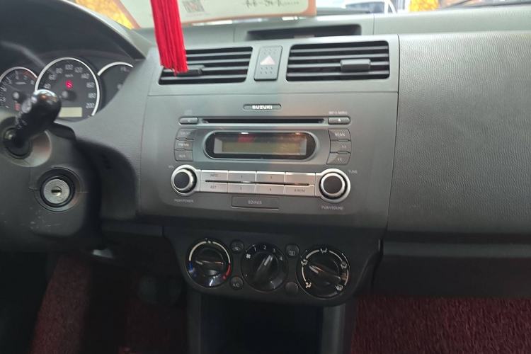 Used Suzuki Swift 2013 1.5L Automatic Standard Edition Audio And AC Panel