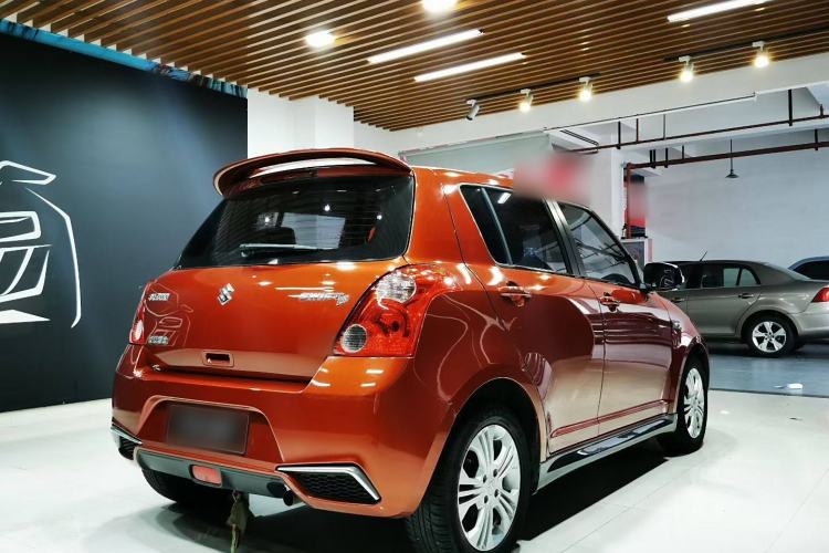 Used Suzuki Swift 2013 1.5L Automatic Standard Edition Exterior 4