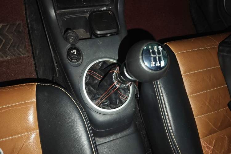 Used Suzuki Swift 2013 1.5L Manual Standard Edition Gear Lever