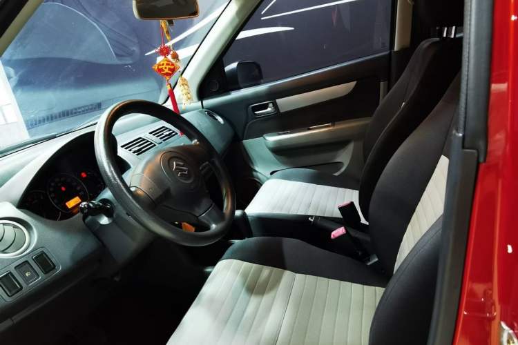 Used Suzuki Swift 2013 1.5L Automatic Standard Edition Interior 2