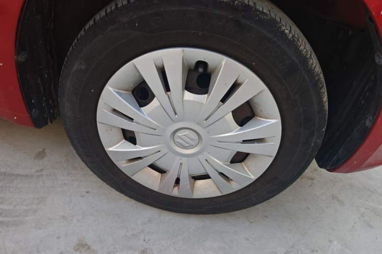Used Suzuki Swift 2013 1.3L Manual Value Edition Right Front Wheel Hub