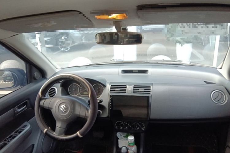 Used Suzuki Swift 2013 1.5L Automatic Standard Edition Center Console