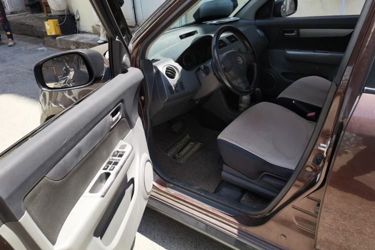 Used Suzuki Swift 2013 1.5L Automatic Standard Edition Driver Seat
