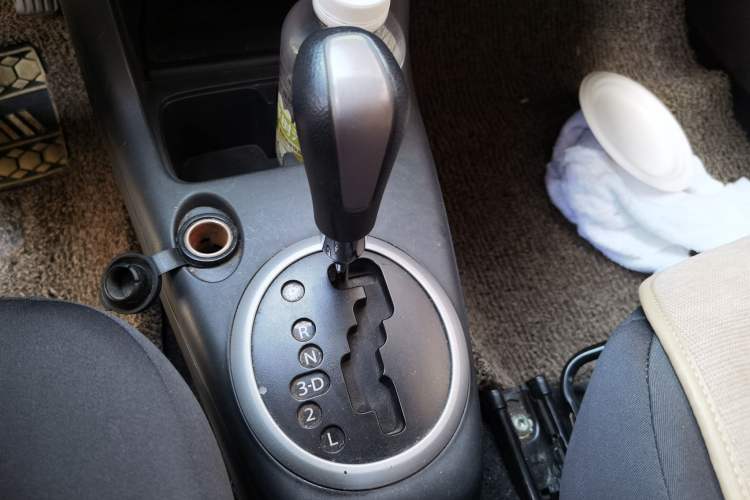 Used Suzuki Swift 2013 1.5L Automatic Standard Edition Gear Lever