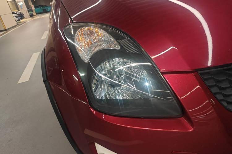 Used Suzuki Swift 2013 1.5L Automatic 20th Anniversary Limited Edition Right Front Headlight
