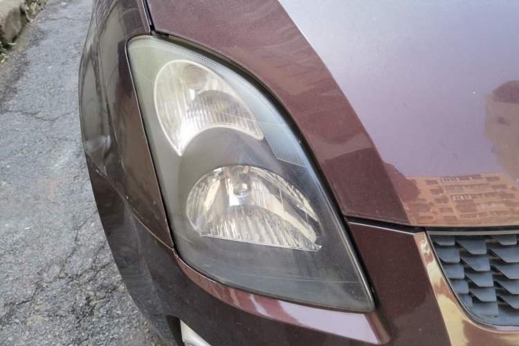 Used Suzuki Swift 2013 1.5L Automatic Standard Edition Right Front Headlight