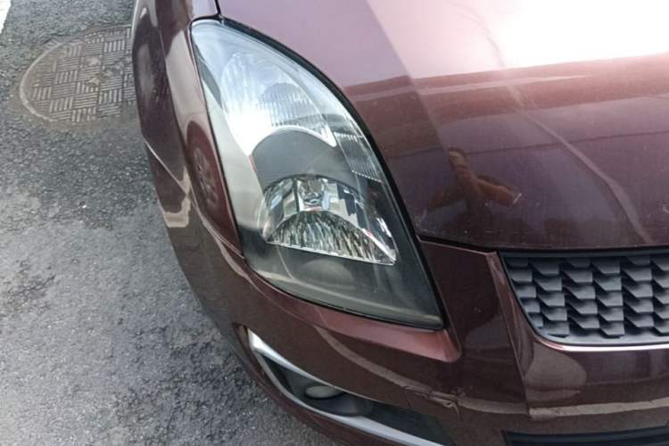 Used Suzuki Swift 2013 1.5L Automatic Standard Edition Right Front Headlight