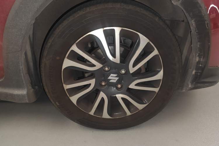 Used Suzuki Swift 2013 1.5L Automatic 20th Anniversary Limited Edition Right Front Wheel Hub