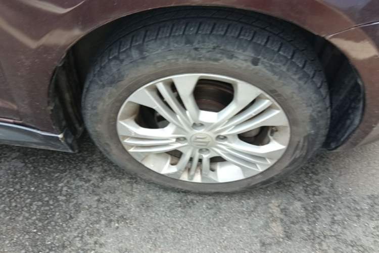 Used Suzuki Swift 2013 1.5L Automatic Standard Edition Right Front Wheel Hub