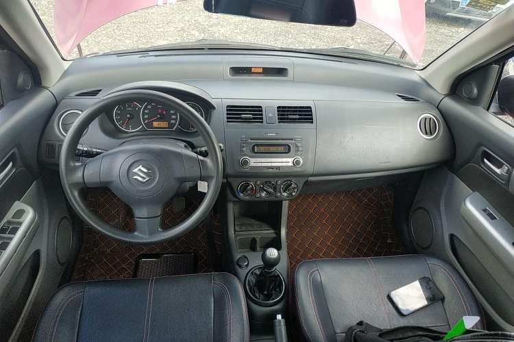 Used Suzuki Swift 2013 1.5L Manual 20th Anniversary Limited Edition Center Console