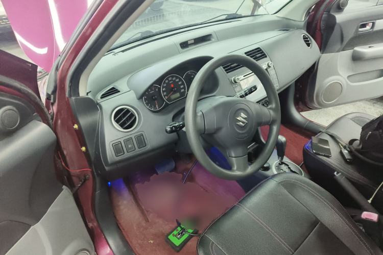 Used Suzuki Swift 2013 1.5L Automatic 20th Anniversary Limited Edition Center Console