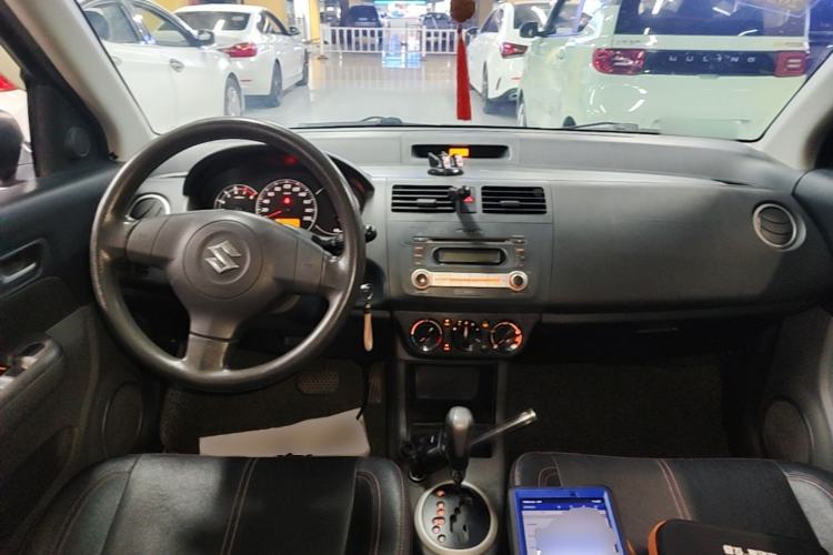 Used Suzuki Swift 2013 1.5L Automatic 20th Anniversary Limited Edition Center Console
