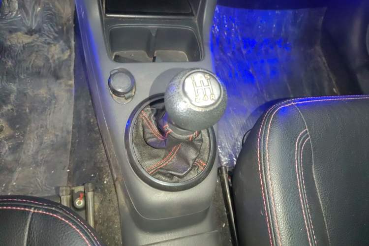 Used Suzuki Swift 2013 1.5L Manual 20th Anniversary Limited Edition Gear Lever