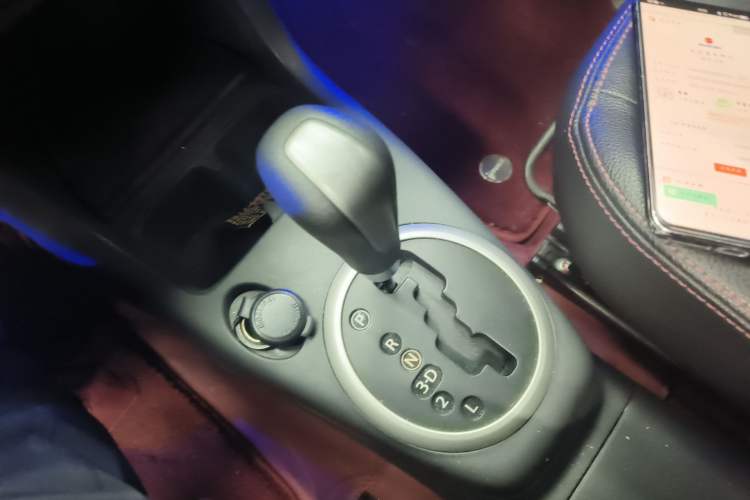 Used Suzuki Swift 2013 1.5L Automatic 20th Anniversary Limited Edition Gear Lever