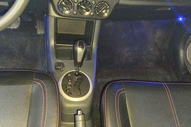 Used Suzuki Swift 2013 1.5L Automatic 20th Anniversary Limited Edition Gear Lever