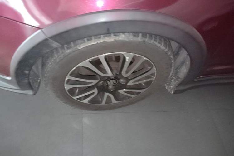 Used Suzuki Swift 2013 1.5L Automatic 20th Anniversary Limited Edition Left Front Wheel Hub