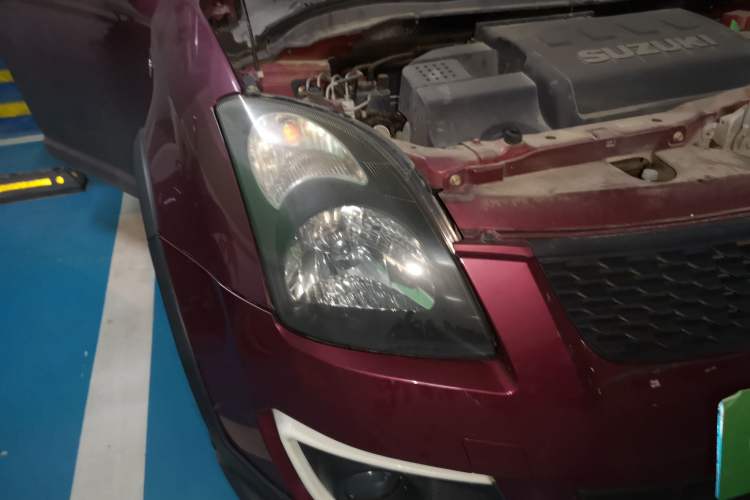 Used Suzuki Swift 2013 1.5L Automatic Standard Edition Right Front Headlight